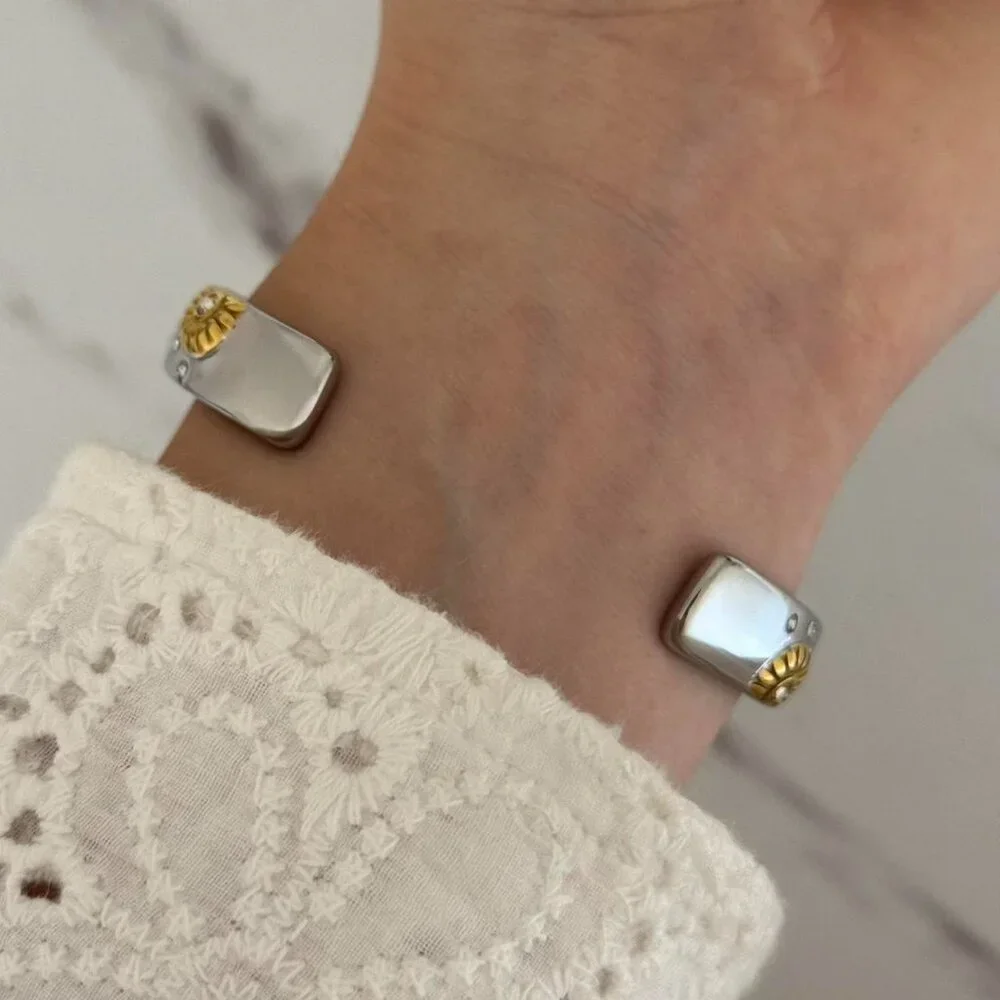 Sku0172 Casual Silver Moon Shape Women Fashion Bracelet Stainless steel+gift bag